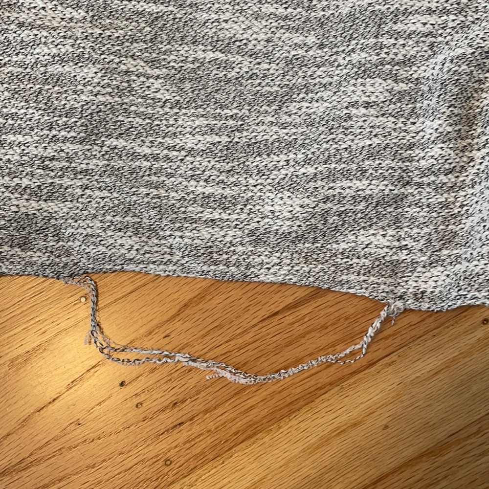 Brandy Melville Crop Sweater - Picture 5 of 5